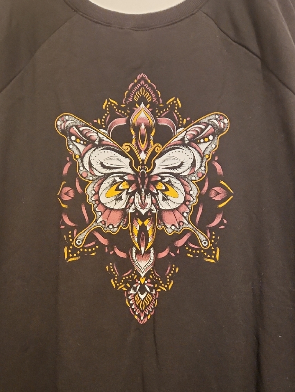 🔥Torrid BUTTERFLY ON BACK Black Fleece Pullover - Super Soft Label - Picture 4 of 5